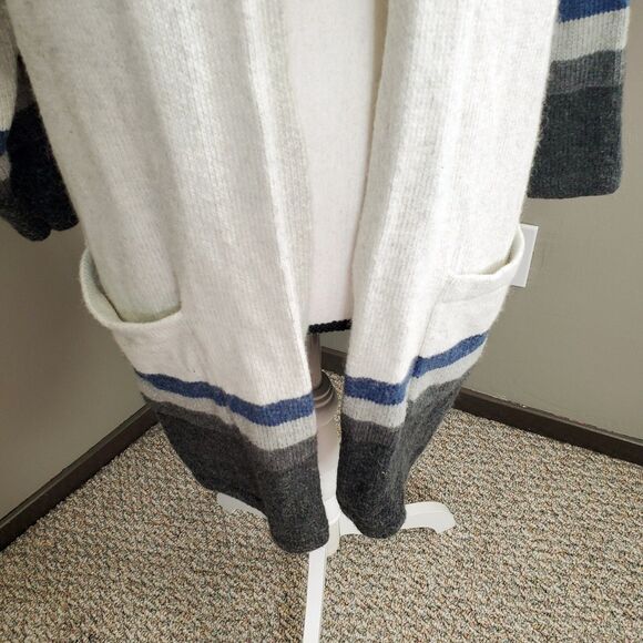 GAP Cardigan Sweater Womens Size XS/S Rayon Blend Gray Blue Striped Color Block - Picture 7 of 11